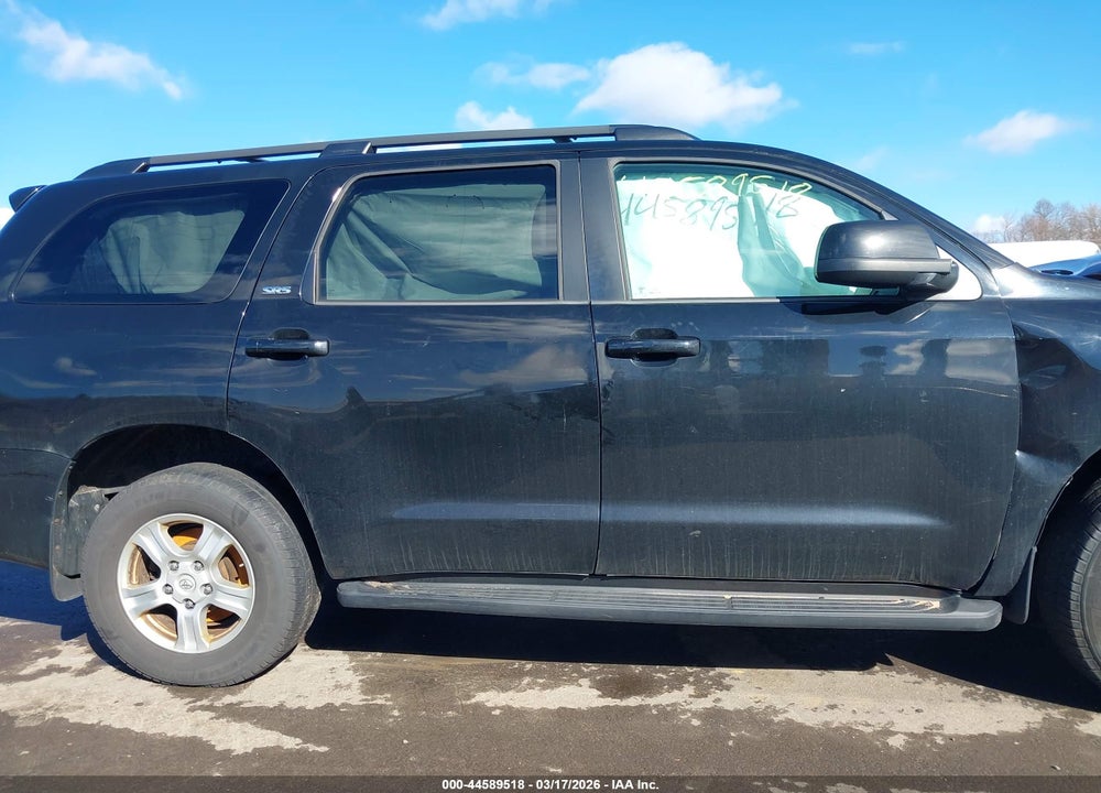 2014 TOYOTA SEQUOIA SR5 5.7L V8 VIN: 5TDBY5G1XES095782