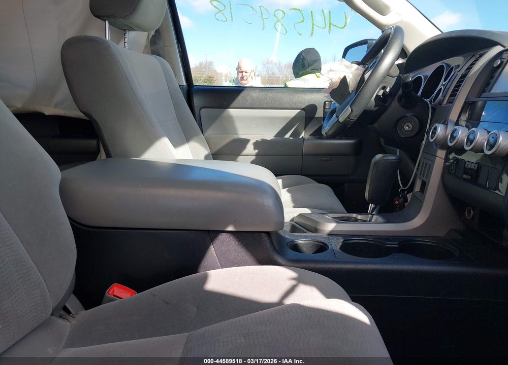 2014 TOYOTA SEQUOIA SR5 5.7L V8 VIN: 5TDBY5G1XES095782