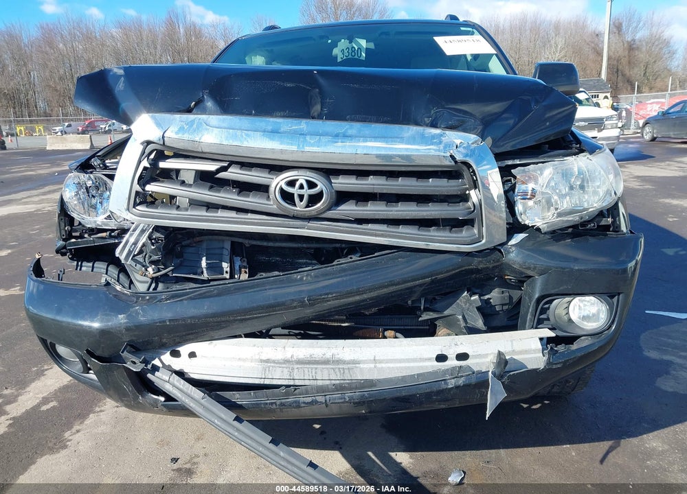 2014 TOYOTA SEQUOIA SR5 5.7L V8 VIN: 5TDBY5G1XES095782