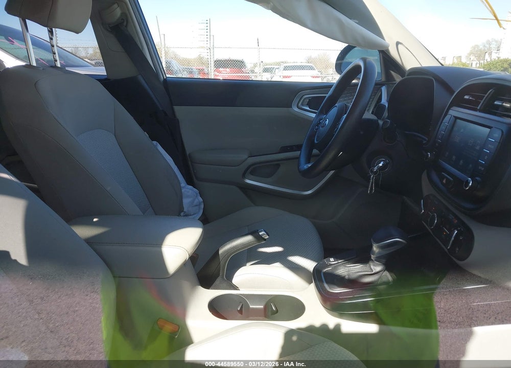 2020 KIA SOUL LX VIN: KNDJ23AU6L7012280