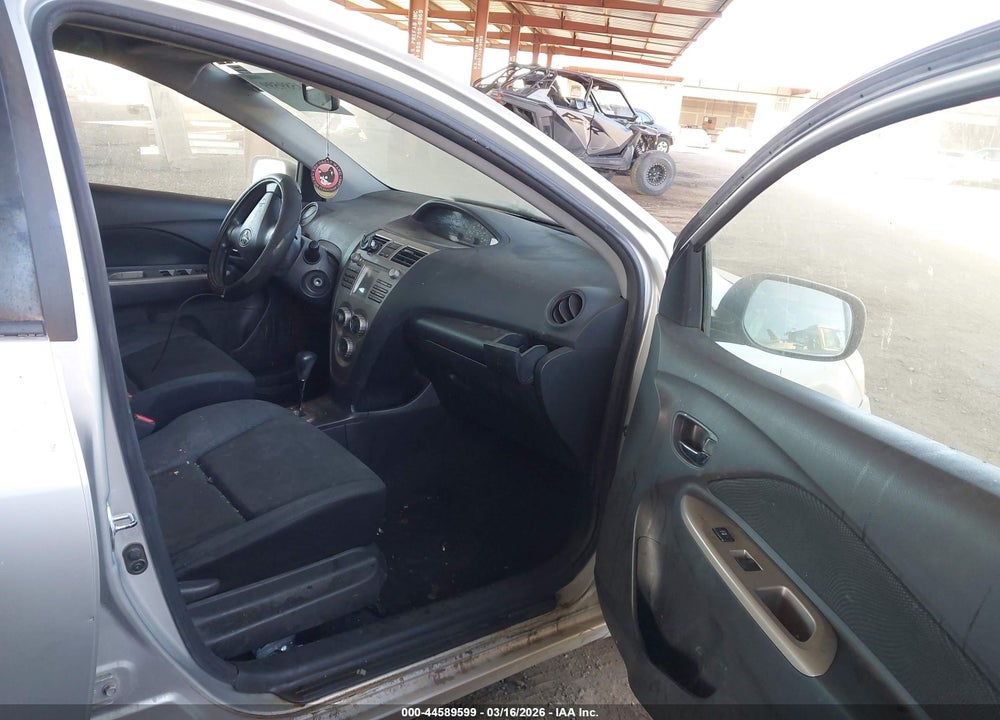 2010 TOYOTA YARIS VIN: JTDBT4K31A1370867