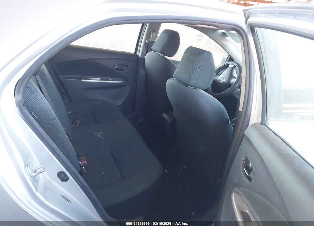 2010 TOYOTA YARIS VIN: JTDBT4K31A1370867