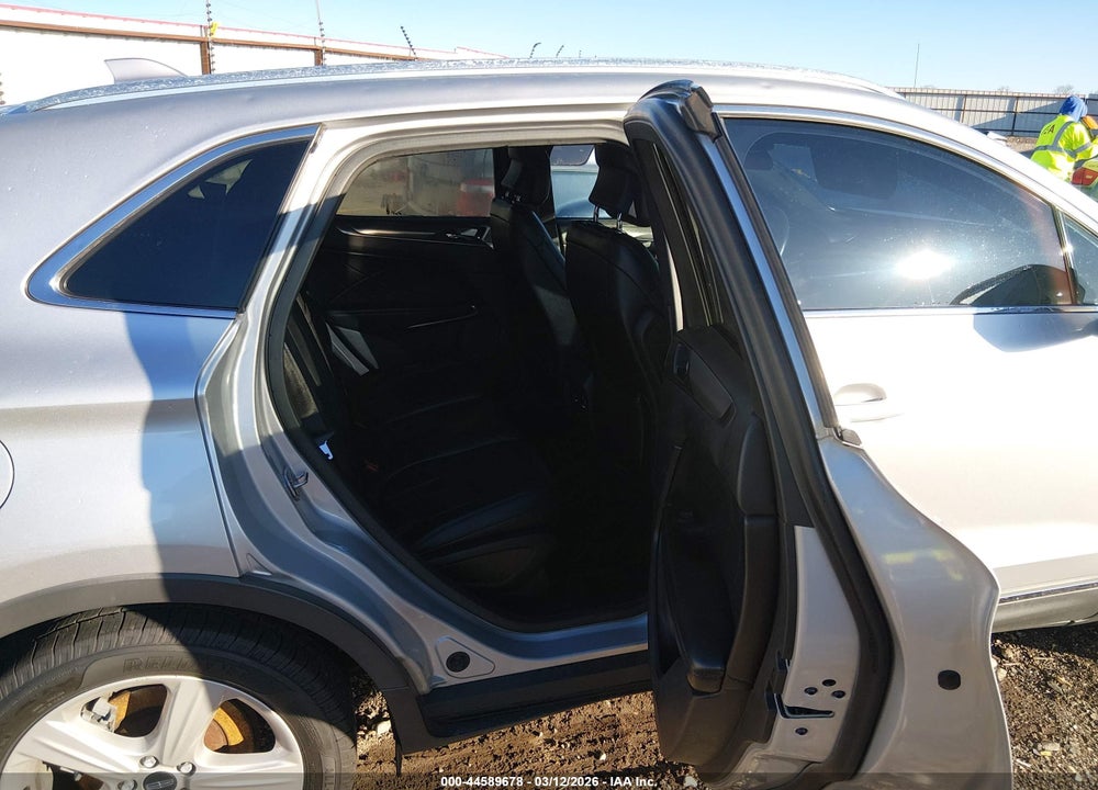 2015 LINCOLN MKC VIN: 5LMCJ1A93FUJ27526