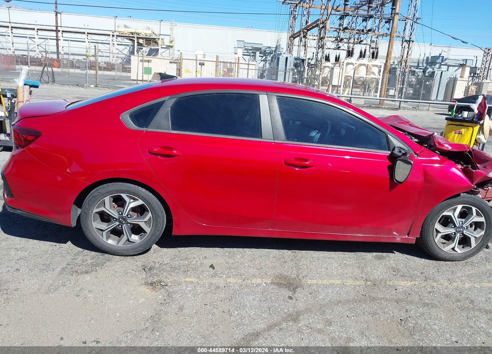2019 KIA FORTE LXS VIN: 3KPF24AD5KE093721