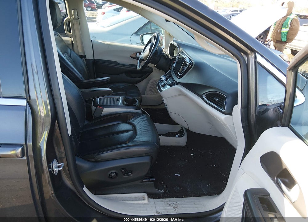 2017 CHRYSLER PACIFICA TOURING-L PLUS VIN: 2C4RC1EG0HR844812