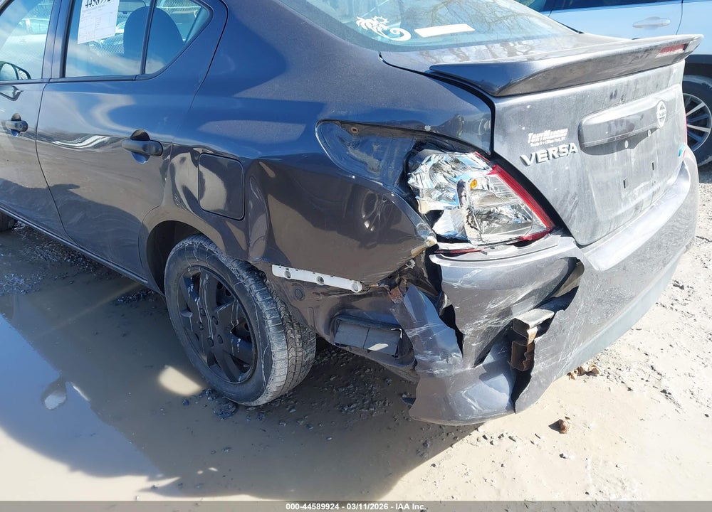 2015 NISSAN VERSA 1.6 S+ VIN: 3N1CN7AP0FL887911