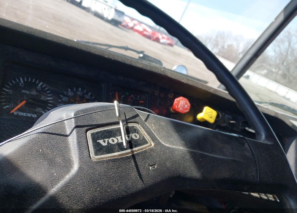 1996 VOLVO AERO WIA VIN: 4V4WDBPF4TN717243