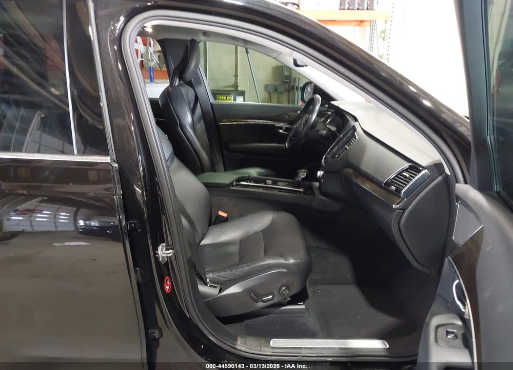 2018 VOLVO XC90 T6 MOMENTUM VIN: YV4A22PKXJ1203553