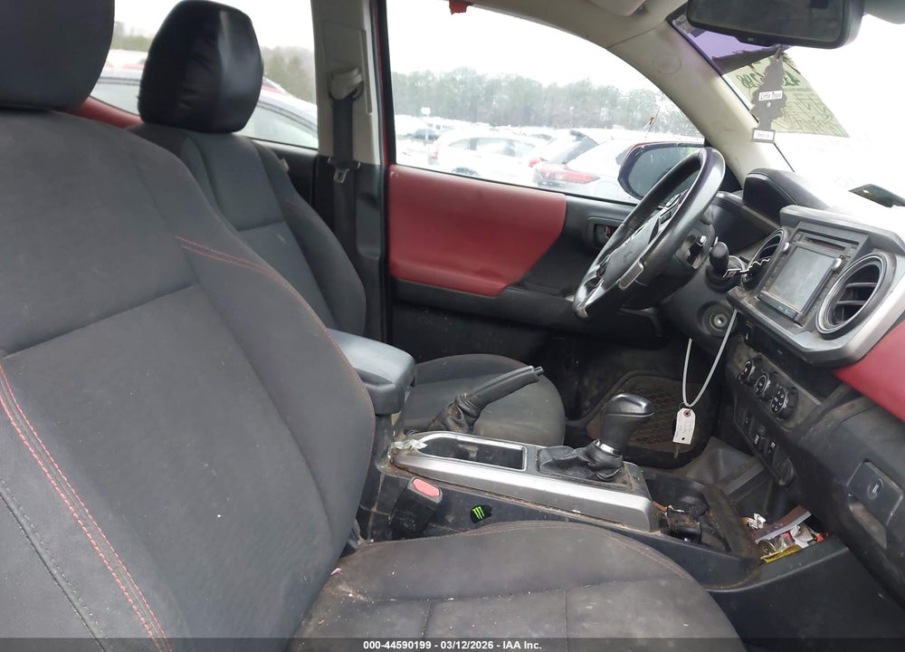 2019 TOYOTA TACOMA SR5 V6 VIN: 3TMAZ5CN4KM106773