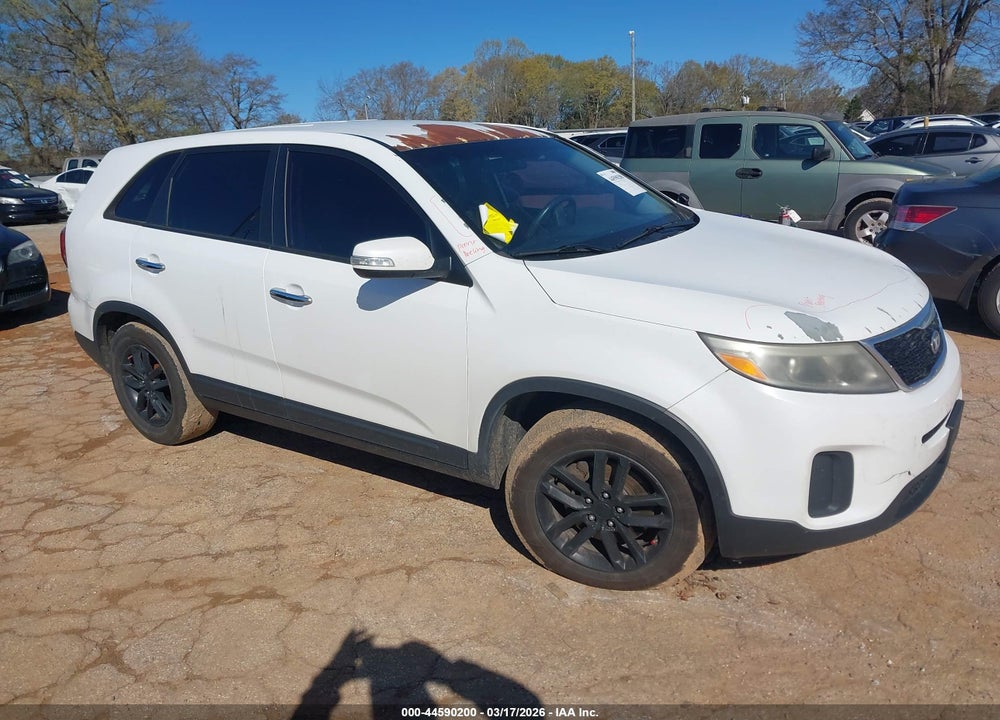2014 KIA SORENTO LX VIN: 5XYKT3A62EG447497
