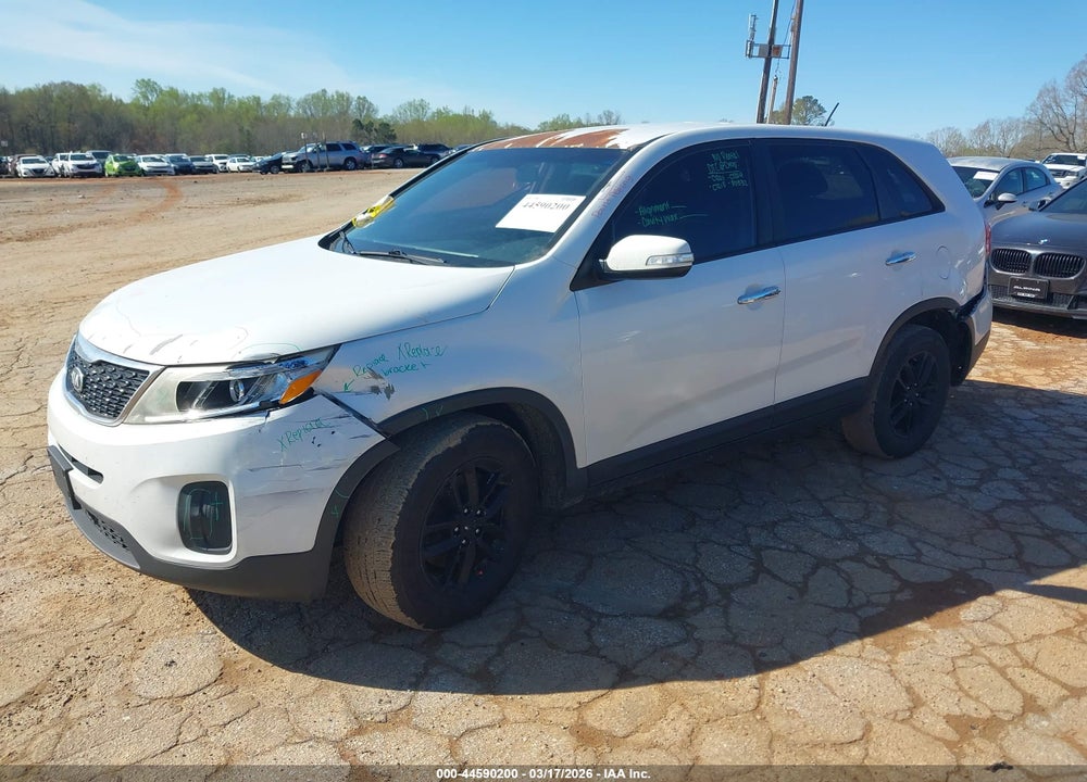 2014 KIA SORENTO LX VIN: 5XYKT3A62EG447497