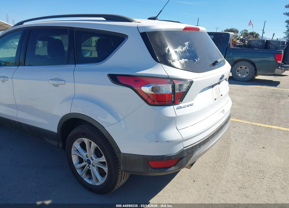 2018 FORD ESCAPE SE VIN: 1FMCU0GD1JUB73929