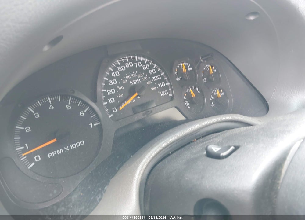 2004 CHEVROLET TRAILBLAZER LS VIN: 1GNDT13S942275573