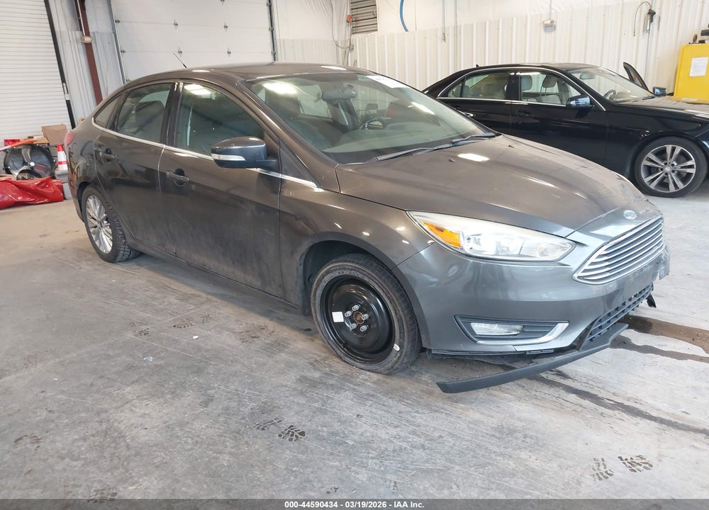 2015 FORD FOCUS TITANIUM VIN: 1FADP3J20FL227586