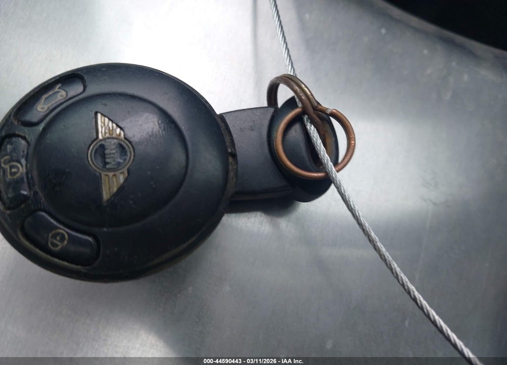 2013 MINI HARDTOP COOPER VIN: WMWSU3C56DT687038