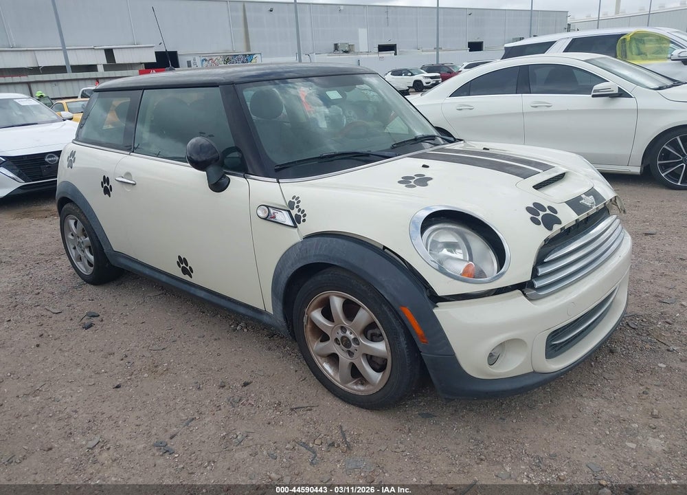 2013 MINI HARDTOP COOPER VIN: WMWSU3C56DT687038
