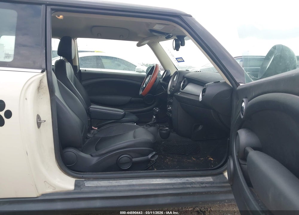 2013 MINI HARDTOP COOPER VIN: WMWSU3C56DT687038