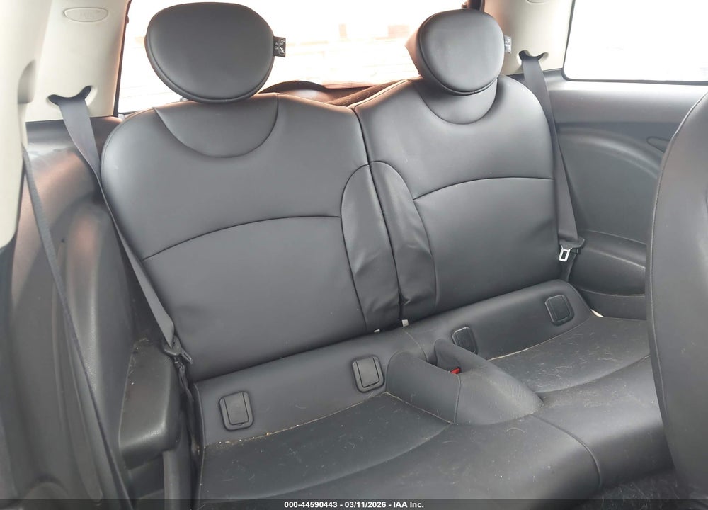 2013 MINI HARDTOP COOPER VIN: WMWSU3C56DT687038