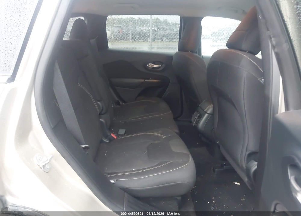 2015 JEEP CHEROKEE LATITUDE VIN: 1C4PJMCB5FW771947