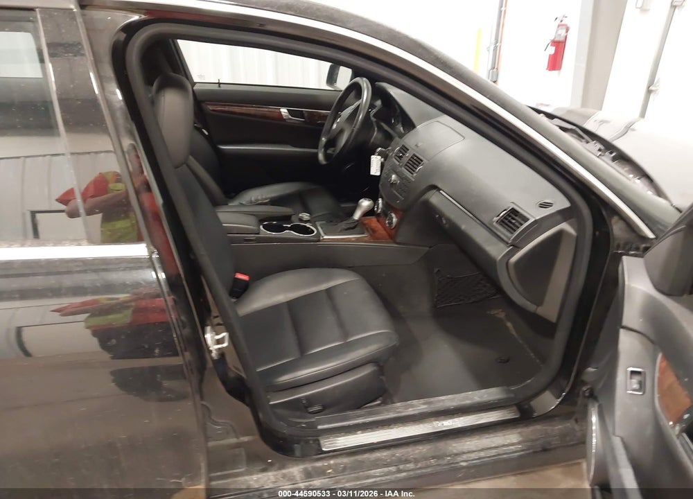 2010 MERCEDES-BENZ C 300 SPORT 4MATIC VIN: WDDGF8BB2AR128365