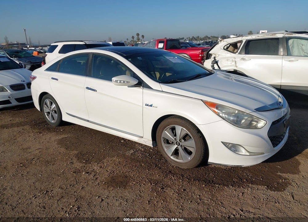 2011 HYUNDAI SONATA HYBRID VIN: KMHEC4A49BA018530