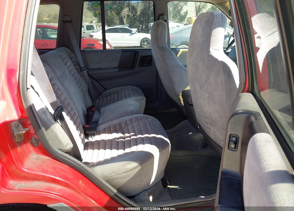 1995 JEEP GRAND CHEROKEE LAREDO VIN: 1J4FX58S3SC563127