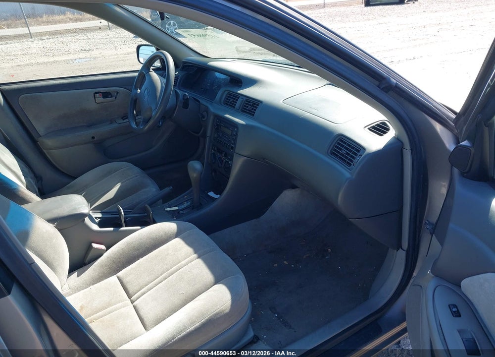 1999 TOYOTA CAMRY LE VIN: 4T1BG22K4XU531893