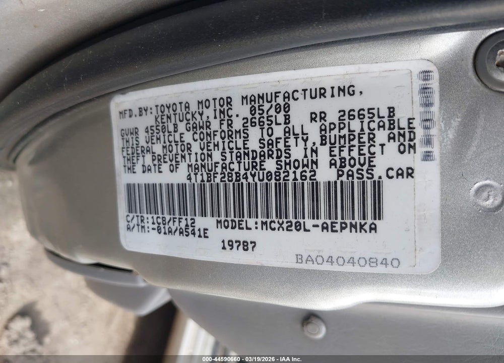 2000 TOYOTA AVALON XL VIN: 4T1BF28B4YU082162