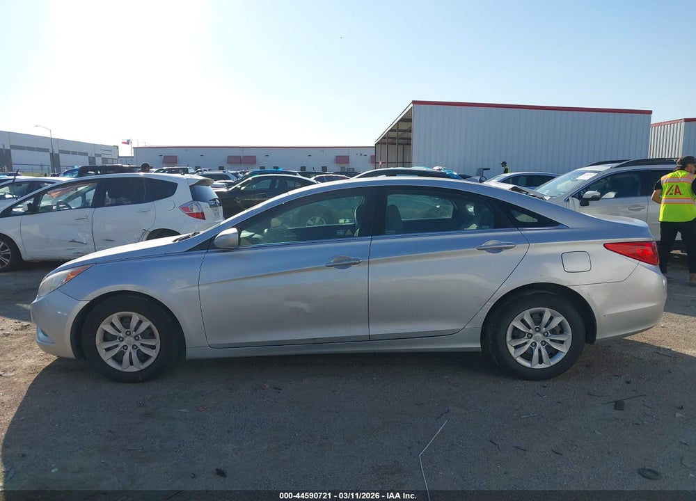 2013 HYUNDAI SONATA GLS VIN: 5NPEB4AC0DH564983