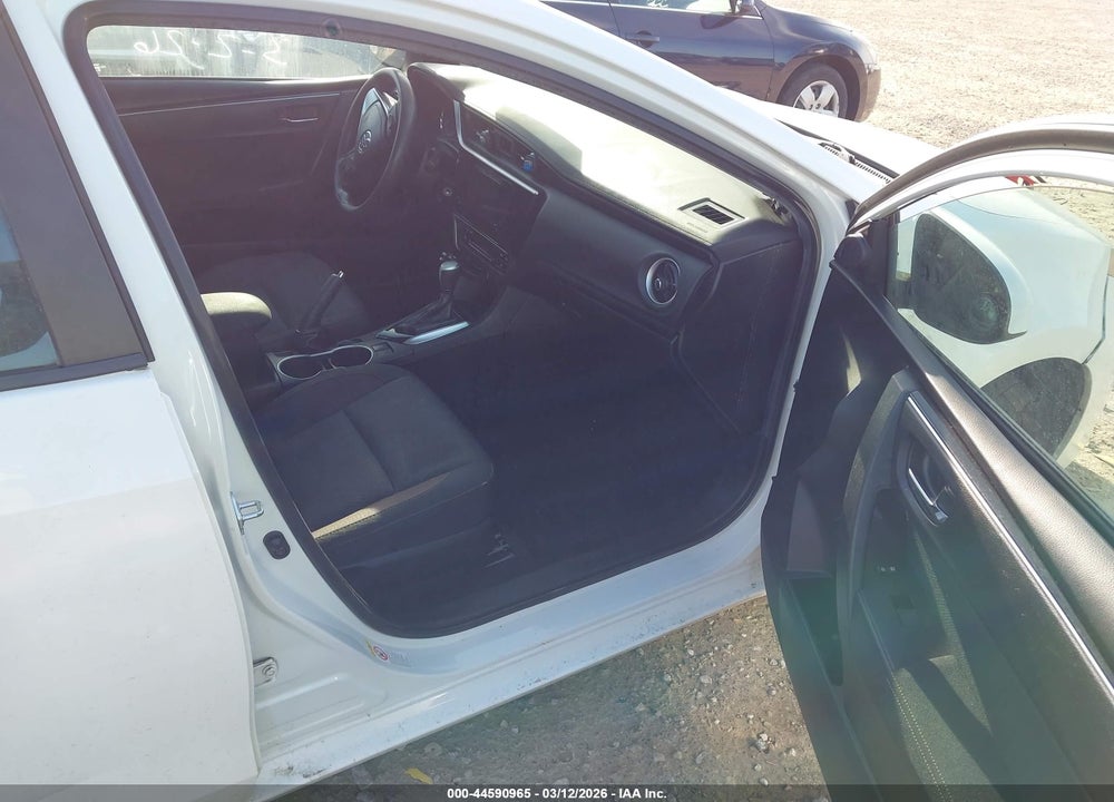 2019 TOYOTA COROLLA LE VIN: 2T1BURHE6KC166484