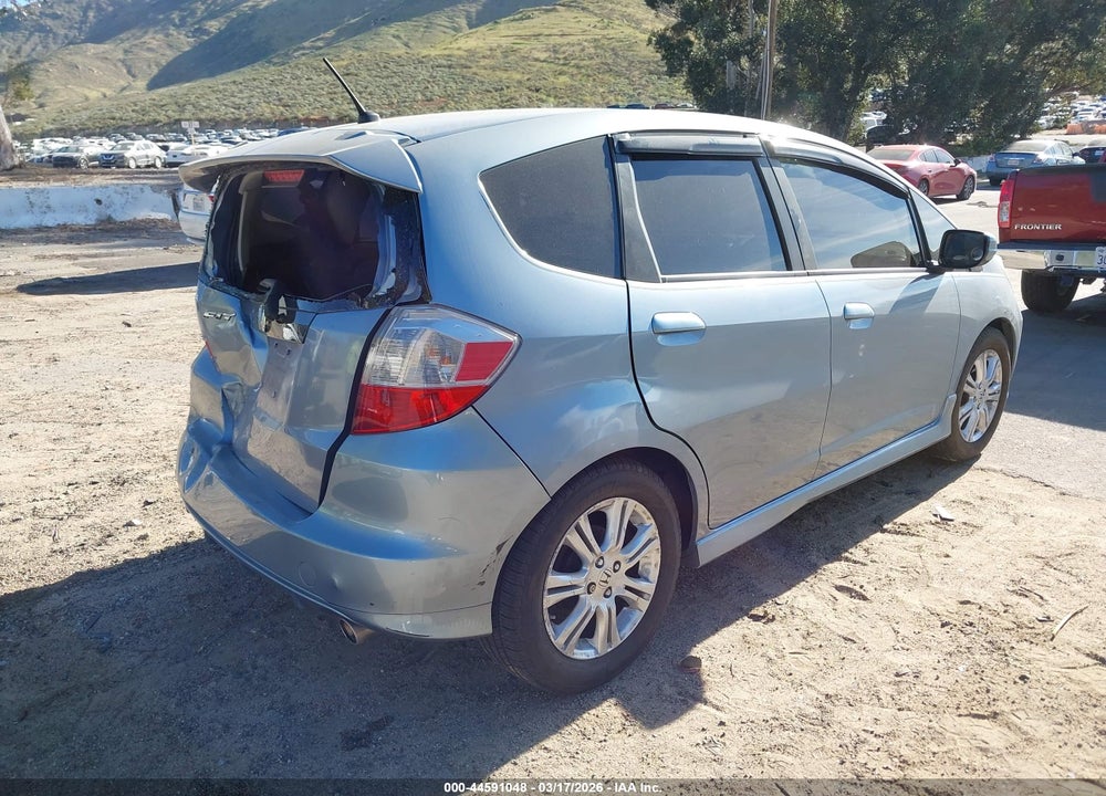 2011 HONDA FIT SPORT VIN: JHMGE8H54BC016653