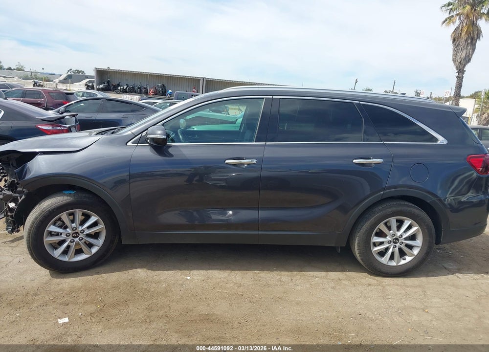 2019 KIA SORENTO 2.4L LX VIN: 5XYPG4A30KG452358