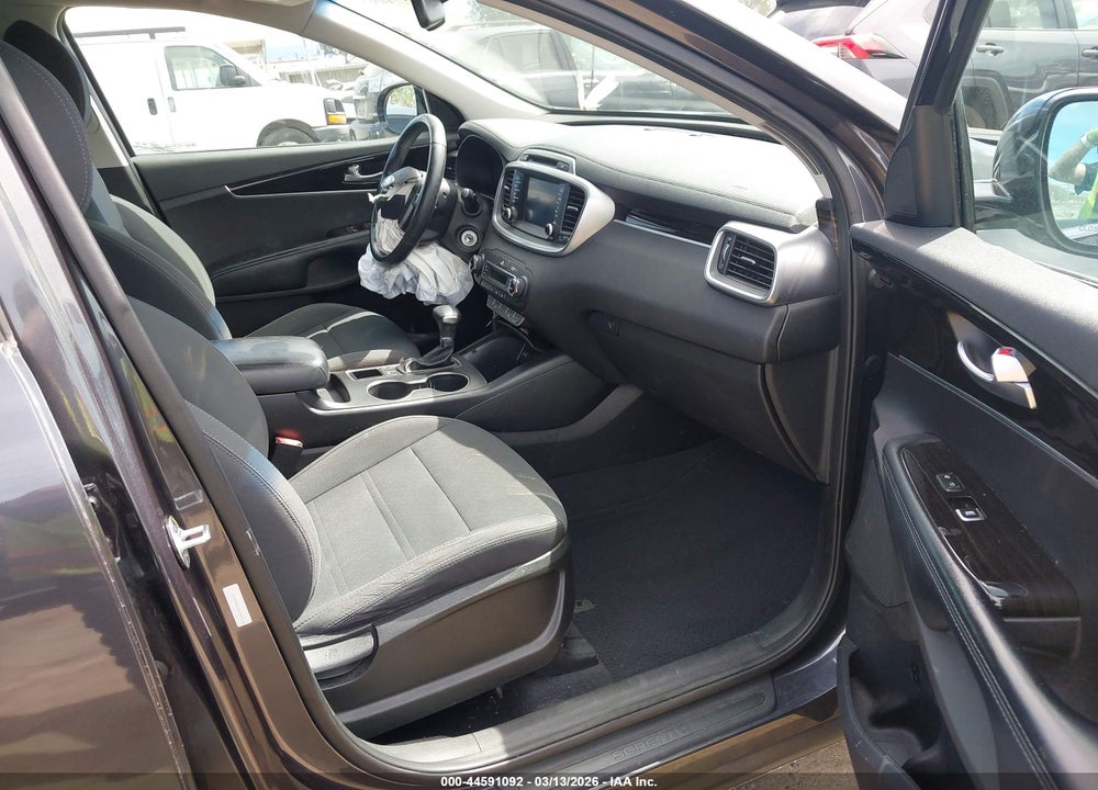 2019 KIA SORENTO 2.4L LX VIN: 5XYPG4A30KG452358