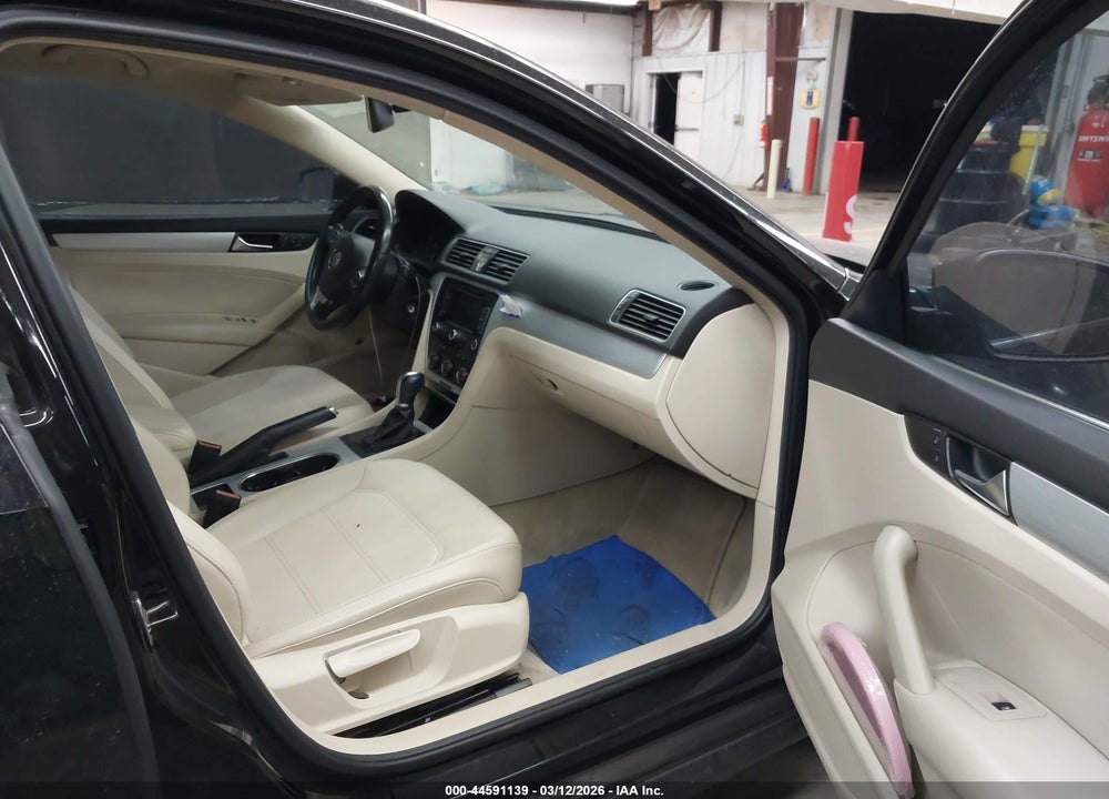 2013 VOLKSWAGEN PASSAT 2.0L TDI SE VIN: 1VWBN7A36DC037731
