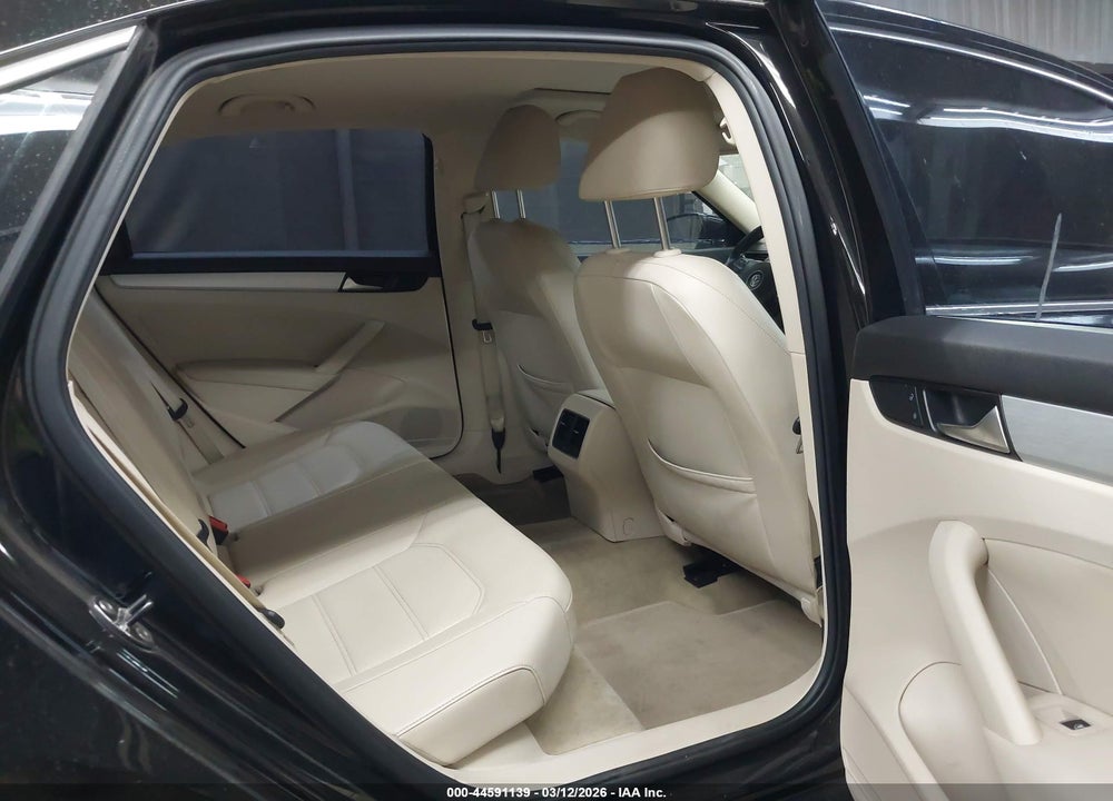 2013 VOLKSWAGEN PASSAT 2.0L TDI SE VIN: 1VWBN7A36DC037731