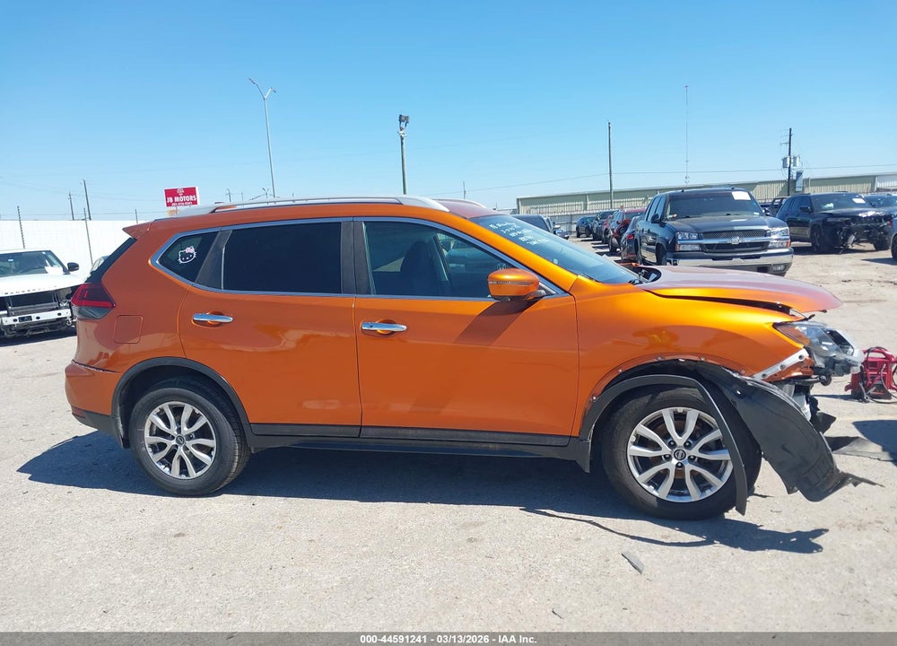 2018 NISSAN ROGUE SV VIN: 5N1AT2MV1JC785735