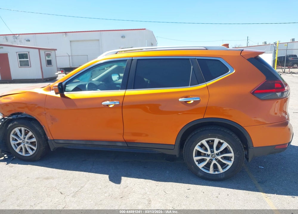 2018 NISSAN ROGUE SV VIN: 5N1AT2MV1JC785735