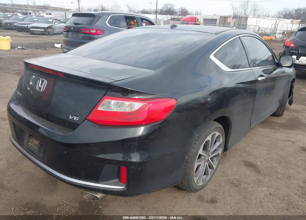 2015 HONDA ACCORD EX-L V-6 VIN: 1HGCT2B89FA005334