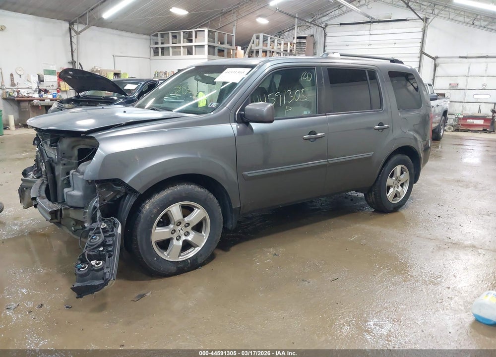 2011 HONDA PILOT EX-L VIN: 5FNYF4H62BB040733