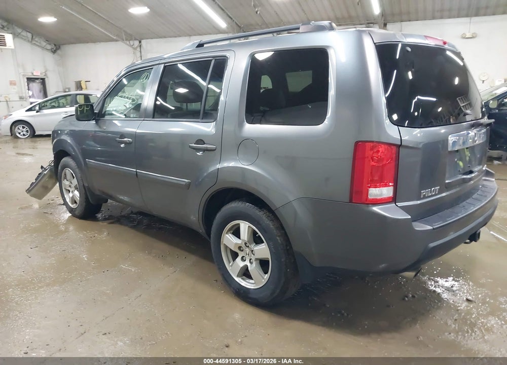 2011 HONDA PILOT EX-L VIN: 5FNYF4H62BB040733