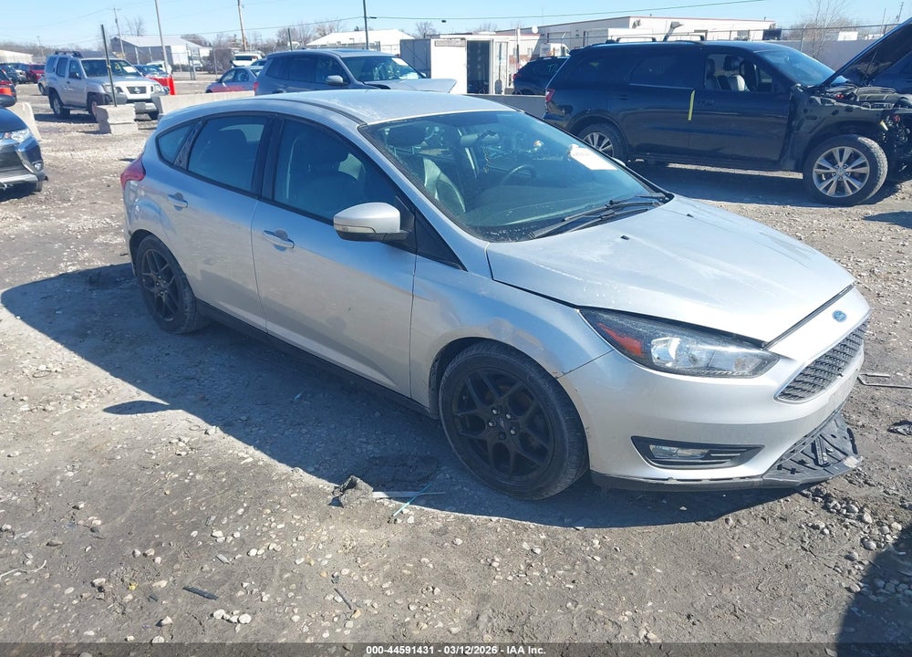 2016 FORD FOCUS SE VIN: 1FADP3K26GL239452