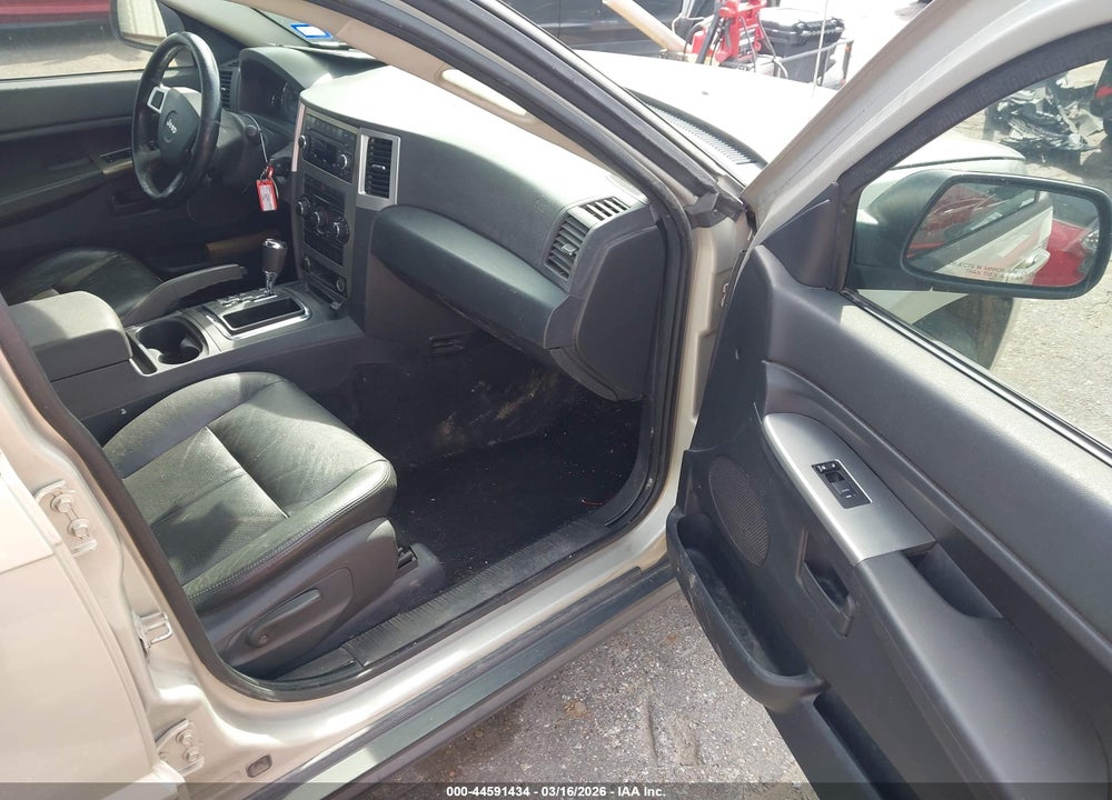 2008 JEEP GRAND CHEROKEE LAREDO VIN: 1J8HS48N98C207462