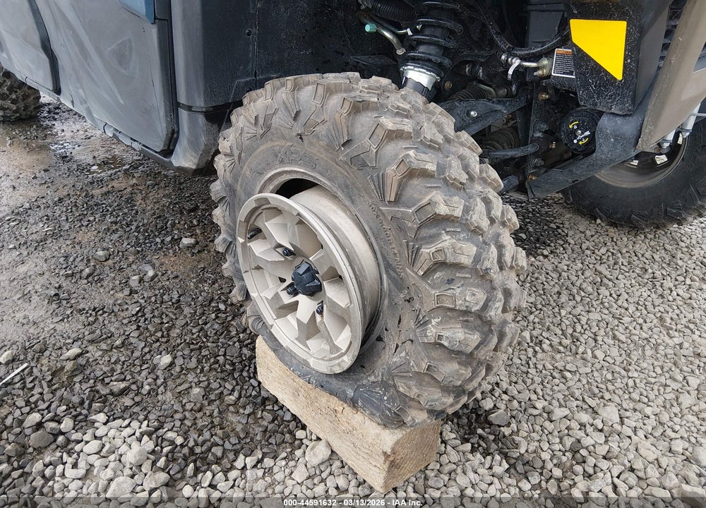 2025 CAN-AM DEFENDER MAX LIMITED CAB HD10/LONE STAR HD10 VIN: 3JBUUAX49SK024395