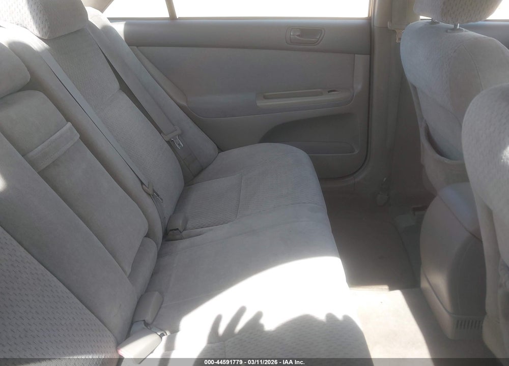 2004 TOYOTA CAMRY LE VIN: 4T1BE32K54U832552