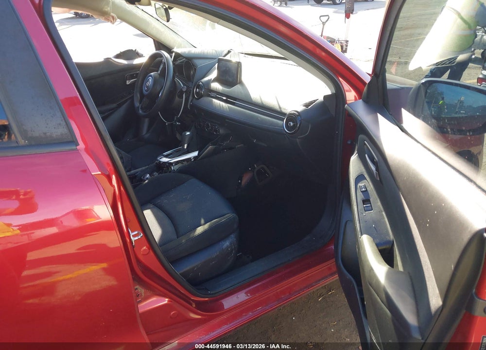 2020 TOYOTA YARIS LE VIN: 3MYDLBJV7LY703606