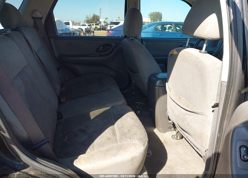 2005 FORD ESCAPE XLT VIN: 1FMYU93175KA24495