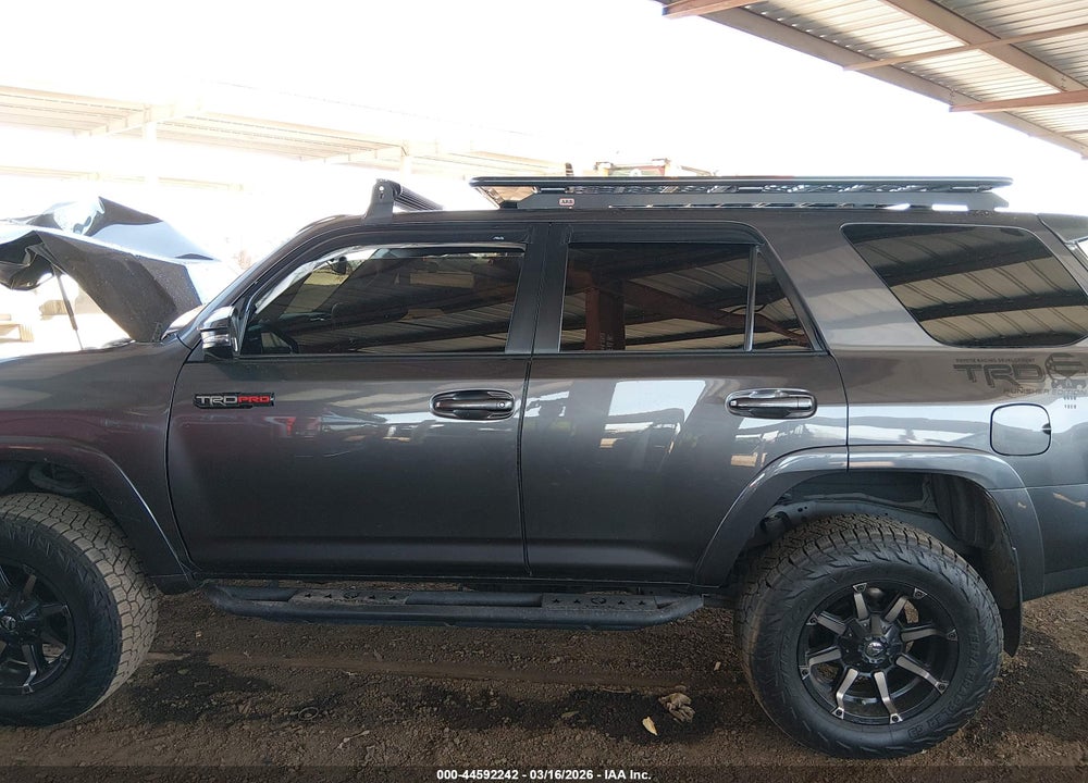 2018 TOYOTA 4RUNNER SR5 PREMIUM VIN: JTEBU5JR4J5539938