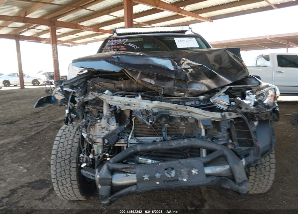 2018 TOYOTA 4RUNNER SR5 PREMIUM VIN: JTEBU5JR4J5539938