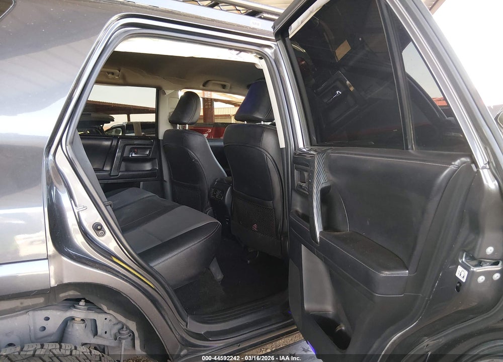 2018 TOYOTA 4RUNNER SR5 PREMIUM VIN: JTEBU5JR4J5539938