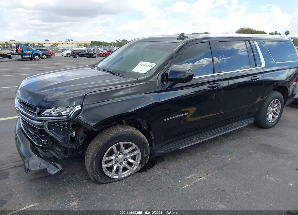 2021 CHEVROLET SUBURBAN 4WD LT VIN: 1GNSKCKD3MR364636